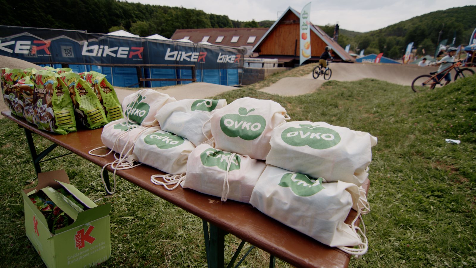 OVKO u2013 daru010dekovu00e9 balu00edu010dky pre u00fau010dastnu00edkov